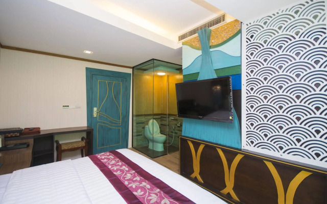 Phi Phi Nice Beach Hotel Hip