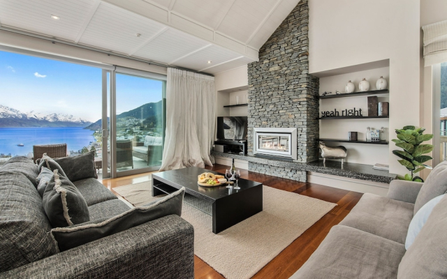 Catalina’s Luxury Apartment 5