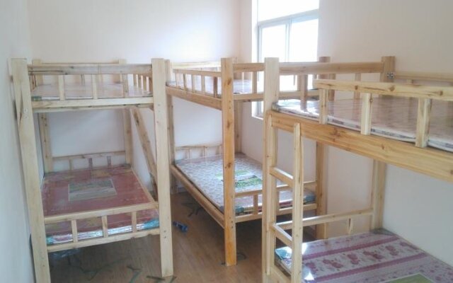 Linxi Xiaozhu Youth Hostel
