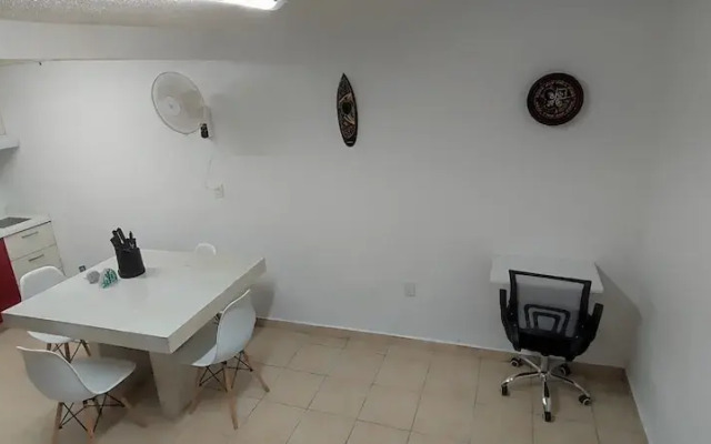 Room in Studio - New Basement Loft With all the Amenities