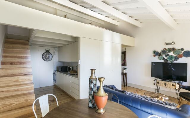 Charming Mezzanine Rooftop View