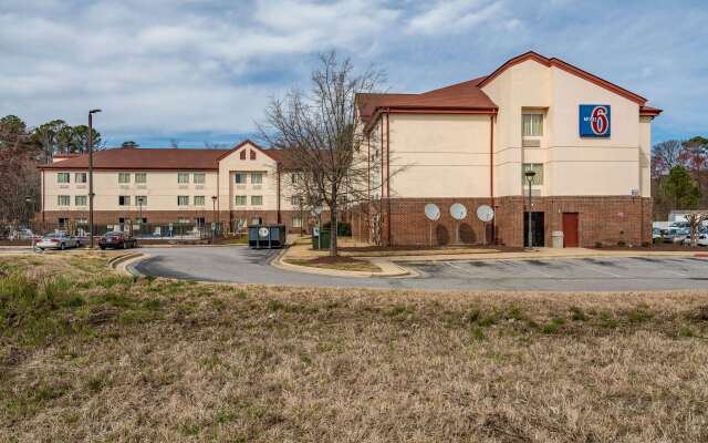 Motel 6 Rocky Mount, NC