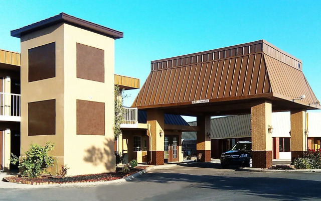 Best Western Red Baron Hotel