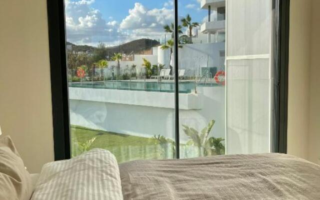 The View Luxury Vacation Apartment 4