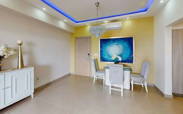 Luxury Condo 1 Br Pool Excellent Location