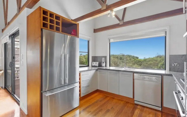 Beachfront 3-bed With Private Pool & Fireplace