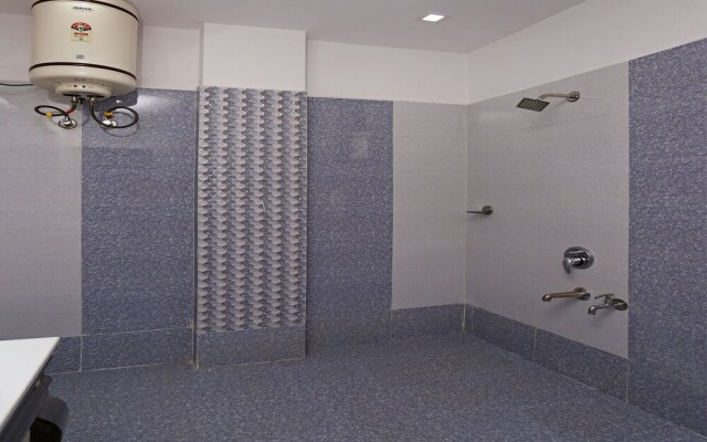 OYO 10198 Hotel Aris