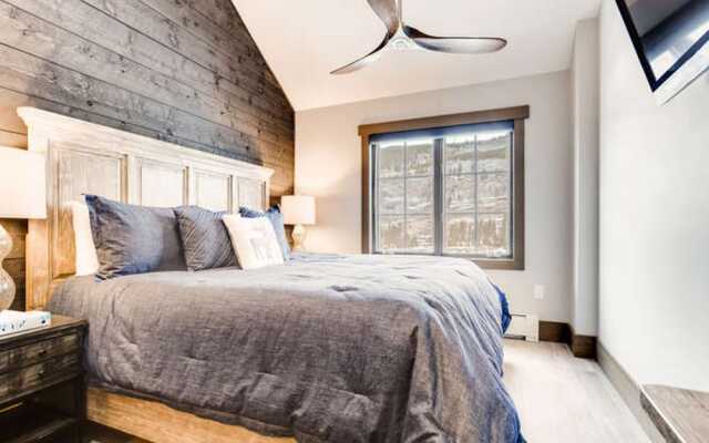 Expedition Station #8636 by Book by Owner