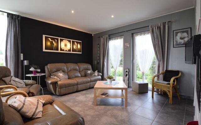 Luxurious Villa in Wibrin Ardennes with Pool