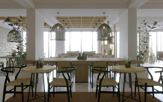 Aqua Bay Suites