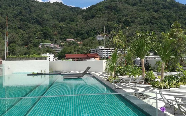 Journeyhub Phuket Patong Hotel