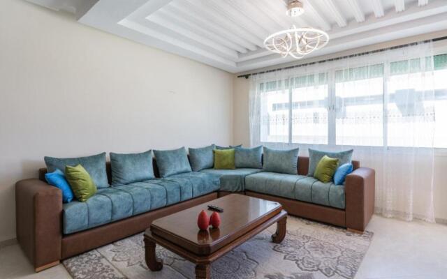 Superbe appartement avec piscine à Harhoura Témara