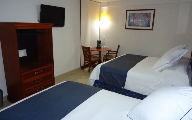 Hotel Porto Allegro - Near Malecon