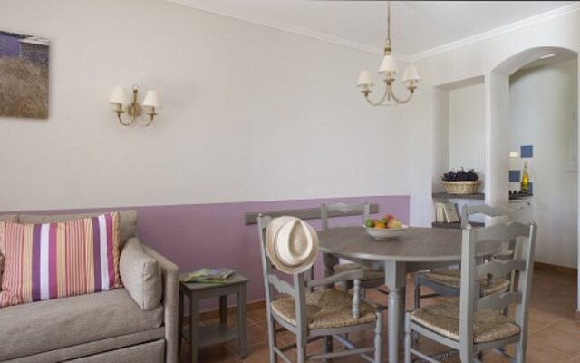 Pierre & Vacances Hotel Du Golf De Pont Royal En Provence