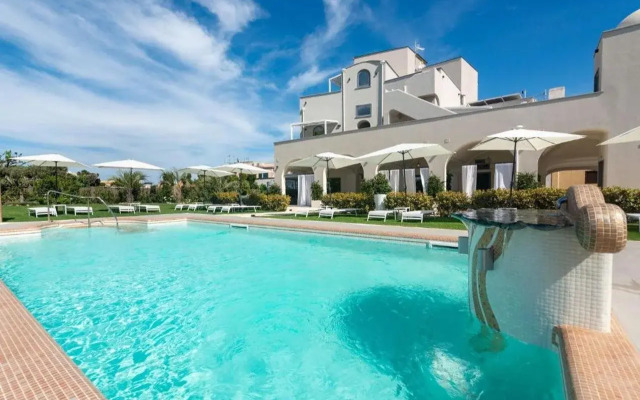 Insula Boutique Hotel