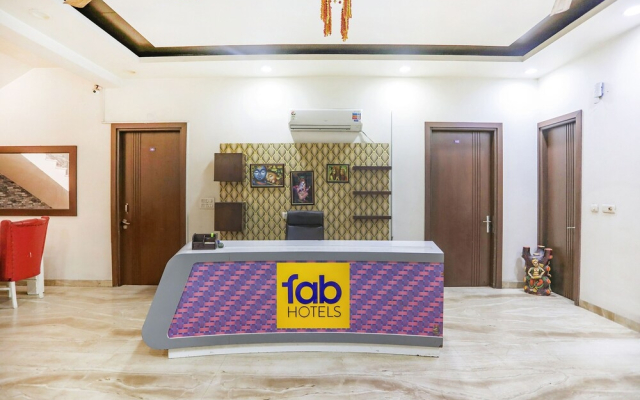 Fabexpress Divine Inn