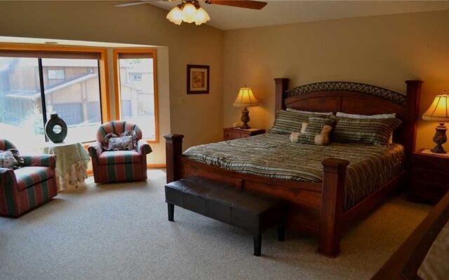 1664 Venice - 4 Br Home