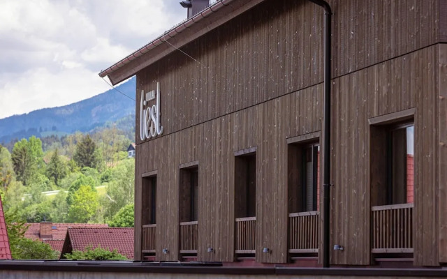 Premium Holiday Apartment With Balcony and Sauna