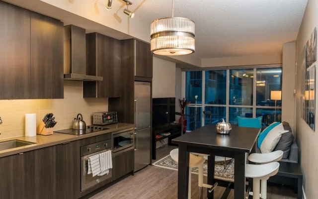 Sarkar Suites - CN Tower Rogers Centre