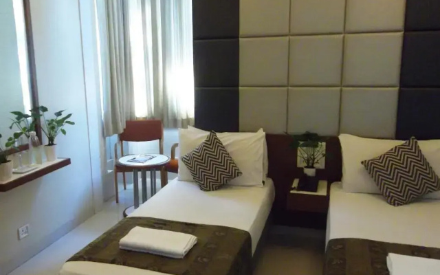 Elphinstone Hotel