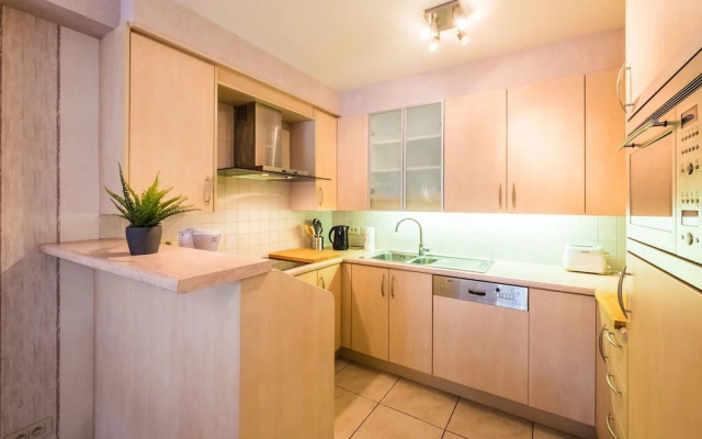 Apartment on the First Floor for Family