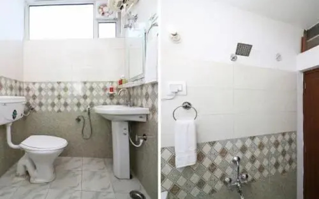 OYO 24448 Flagship Moon Light Guest House