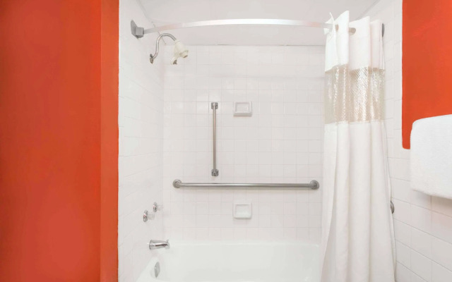 Ramada by Wyndham Roanoke