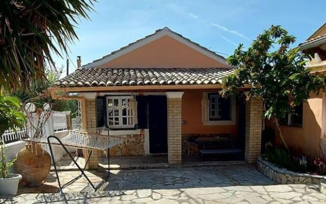 a Flower House in Corfu Close to Beach and Town