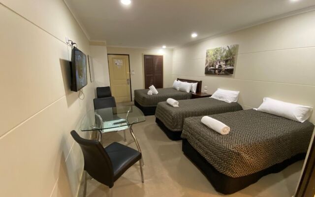 Balranald Club Motel