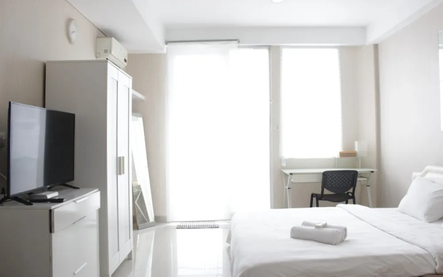 Bright Studio Room at Dago Suites Apartment near ITB – Guest Rooms – Bandung