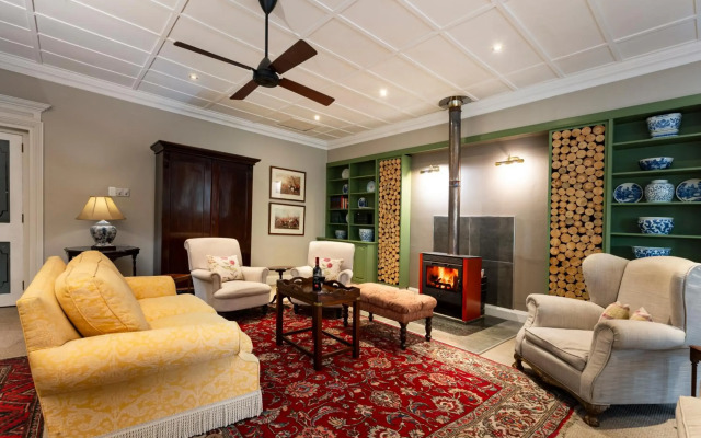Queen’s Hotel by BON Hotels