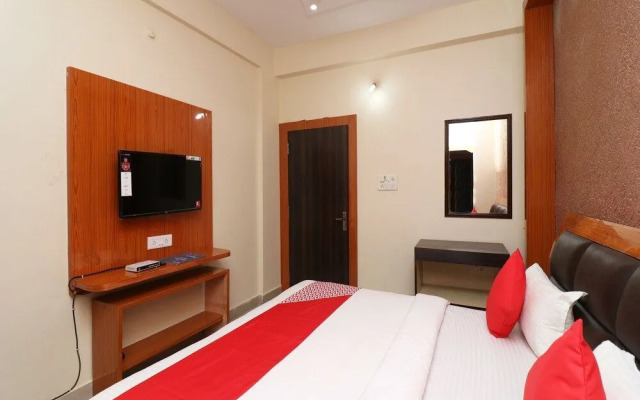 Hotel Neena Palace by OYO Rooms