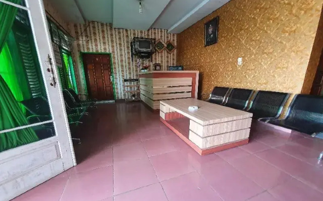 OYO 91077 Losmen Bunda Arema