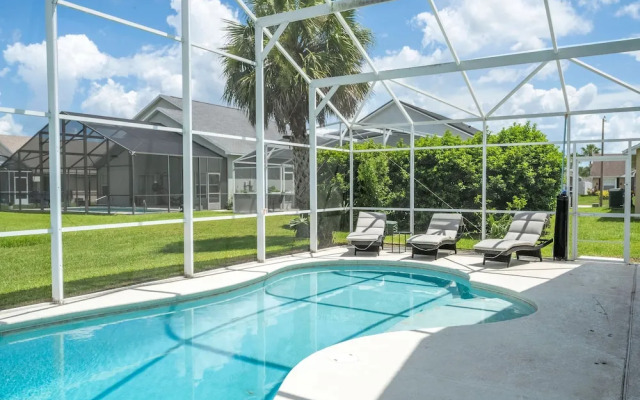 Amazing 6 Bedrooms With Pool