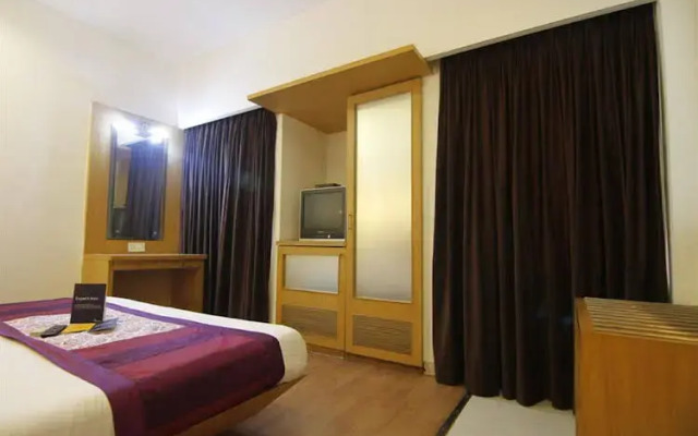 FabHotel FC Road