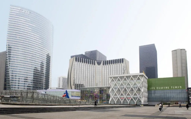 Aparthotel Adagio Access La Défense Léonard de Vinci