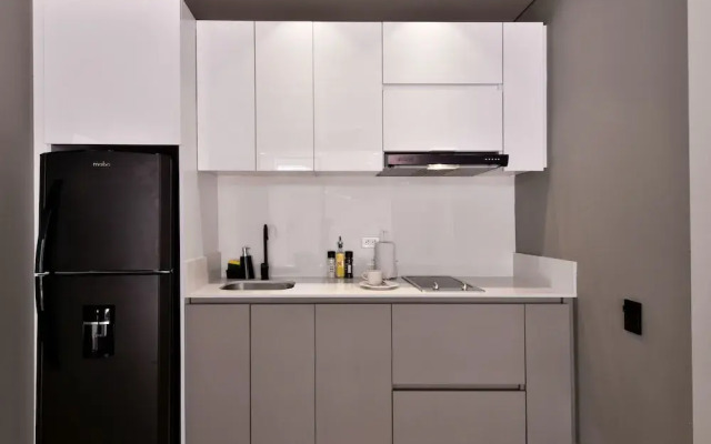 w Resplendent 1BR w Modern Balcony in Unicentro