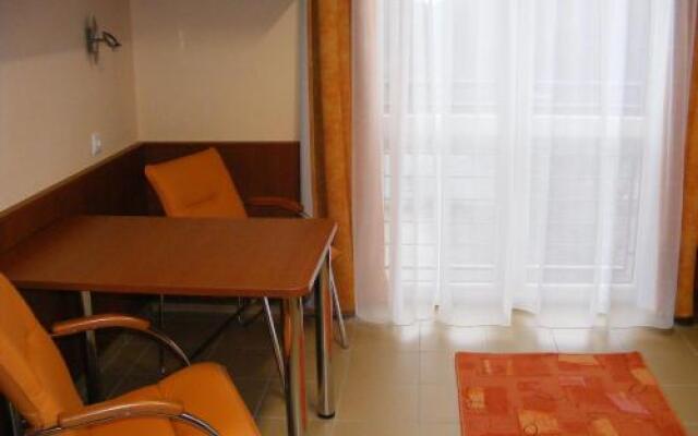 Study K & M Hotel