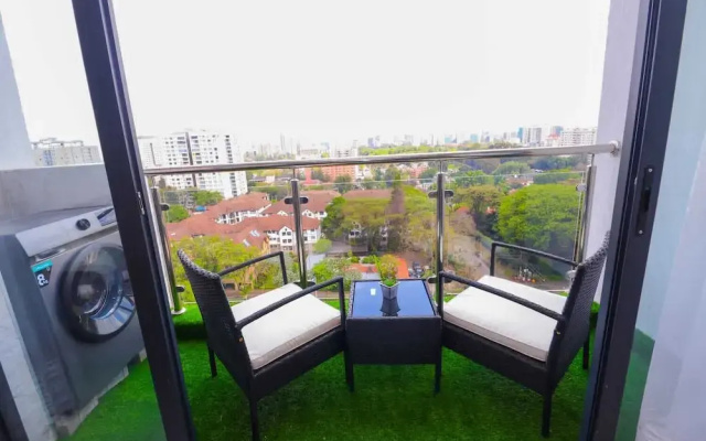 Lux Suites City Oasis Apartments