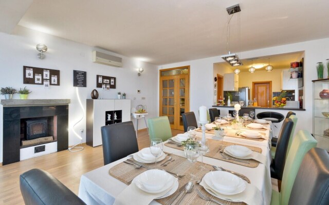 Nice Home in Zagreb With 6 Bedrooms and Wifi