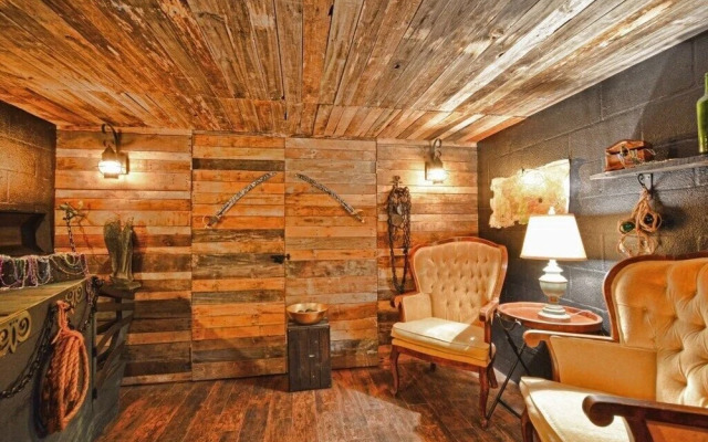 Storey Lake-5 Bedrooms Home W/pool-1650st Home by Redawning