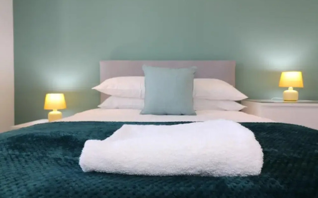 Railway House 5 bed - Maryhill