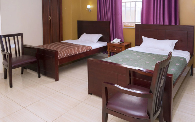 Diamonds Hotel