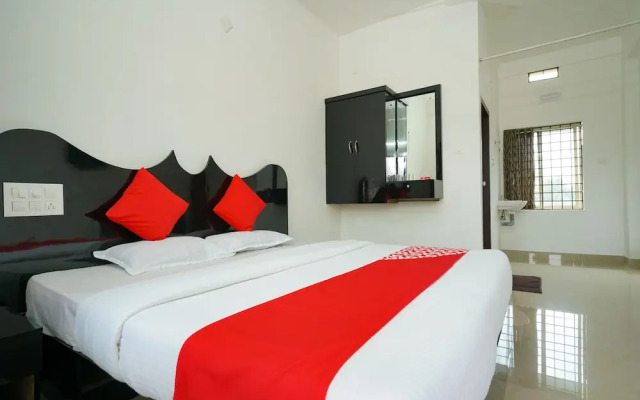 OYO 23388 Fathima Residency