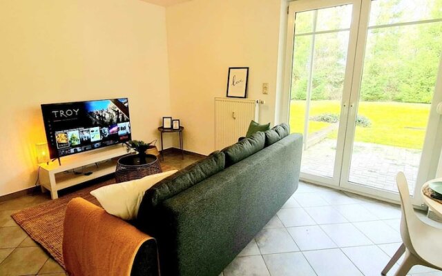 New 1 Bedroom Flat with Balcony & Garden