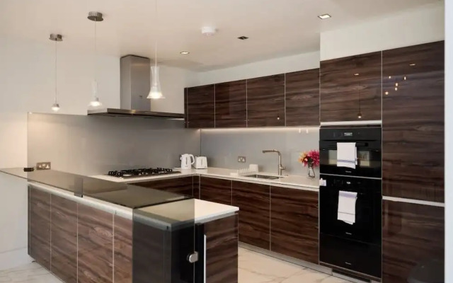 The Radnor Mews Residence Stylish 3bdr Mews House