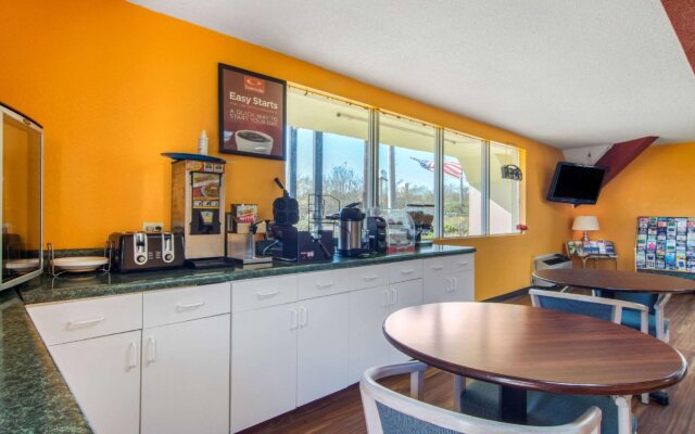 Travelodge by Wyndham Forsyth