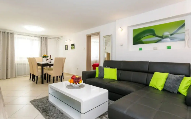 Lovely Apartment With Terrace & Garden Grill