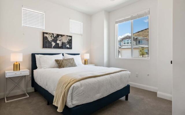 Red Rock Retreat 5 Bedroom Home