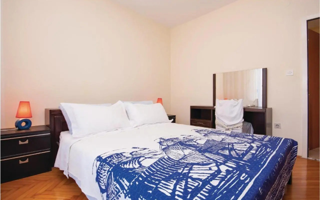 Three-Bedroom Apartment in Brodarica